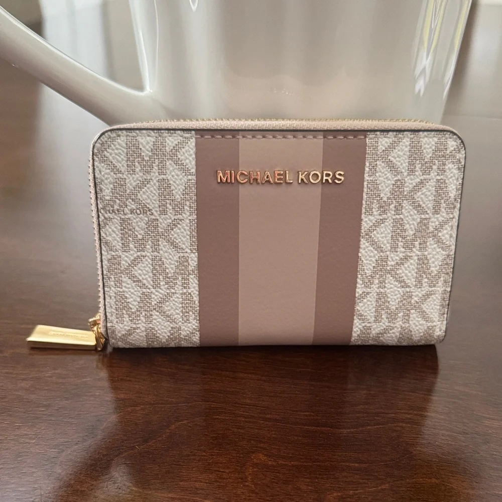 Michael Kors Cream and Tan Logo Wallet